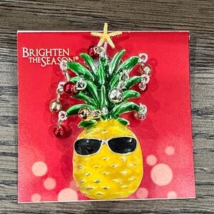 Pineapple Brooch with Sunglasses